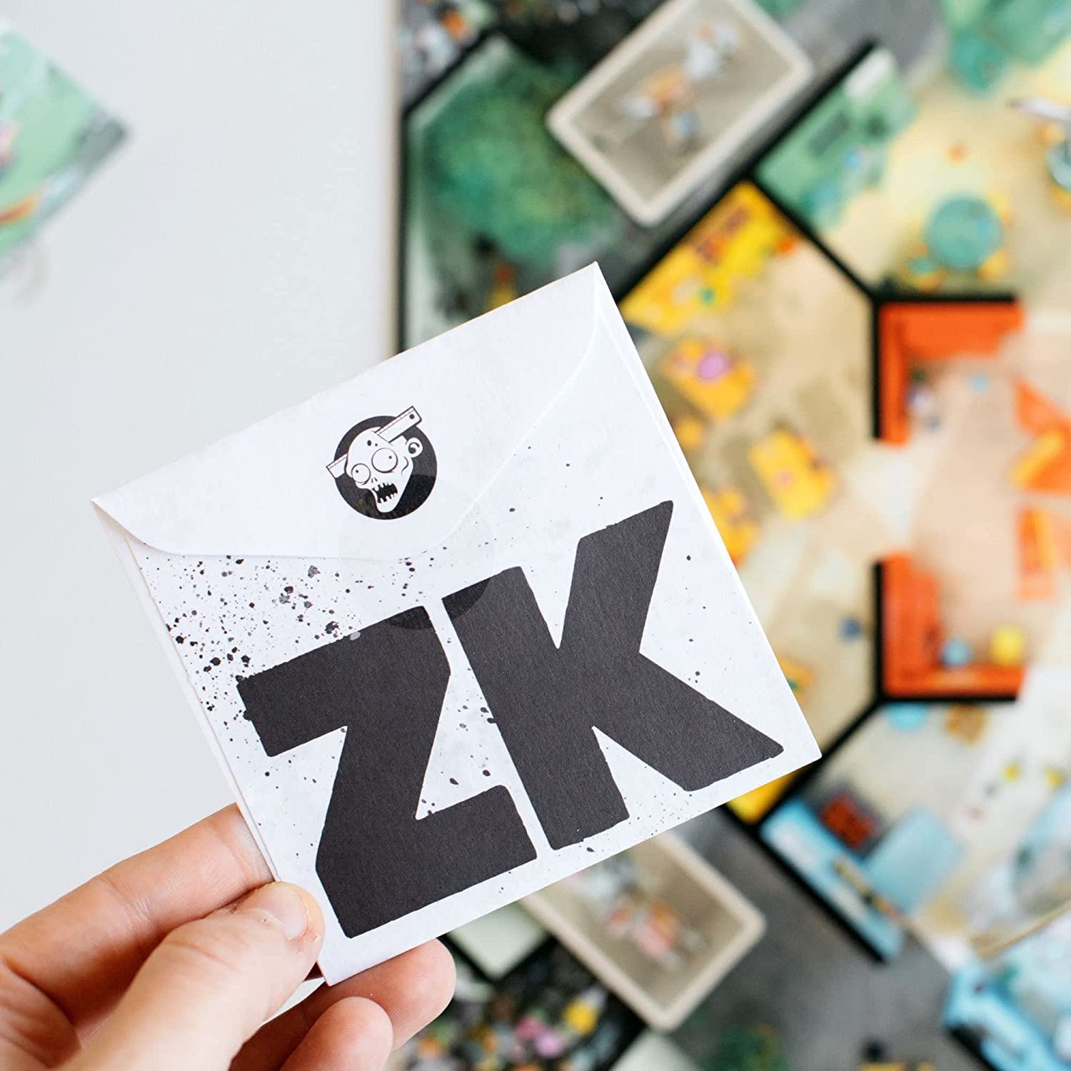 IELLO Zombie Kidz Evolution Multiplayer Card Game image number 2