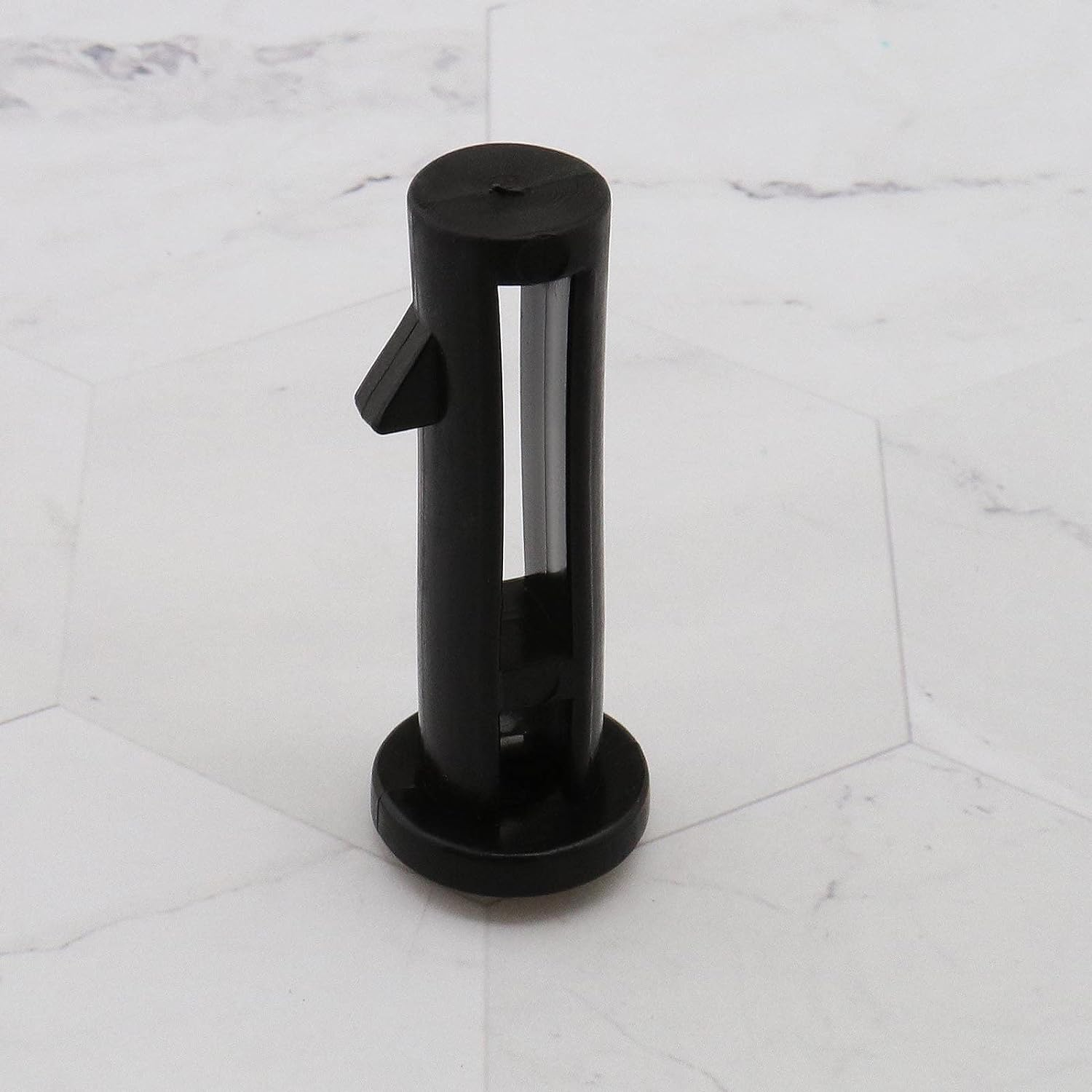 4X Wheelie Bin Lid Hinge Pins 60Mmx15Mm Black Plastic Fit for 120/240 Liter Outdoor Trash Pin Wheelie Trash Bins