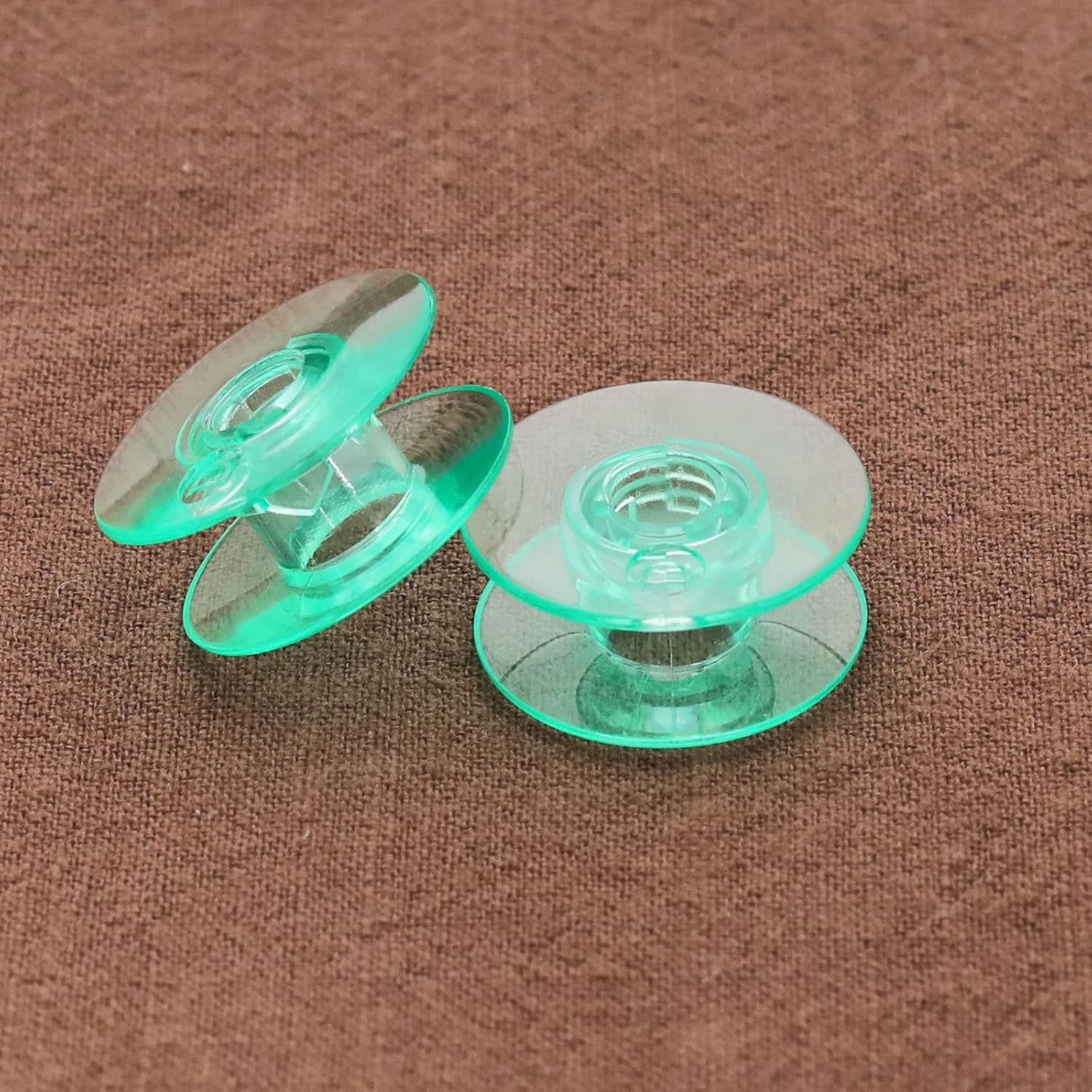 VGOL 20Pcs Bobbins Compatible with Husqvarna Viking Groups 5/6/ 7 Household Industrial Multifunctional Sewing Machine Green Bobbins image number 1