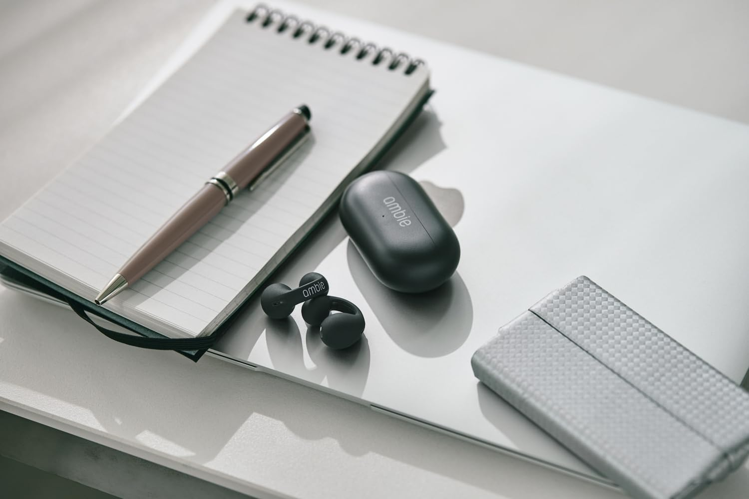 Ambie Sound Earcuffs AM-TW02 (Black &times; Black) image number 5