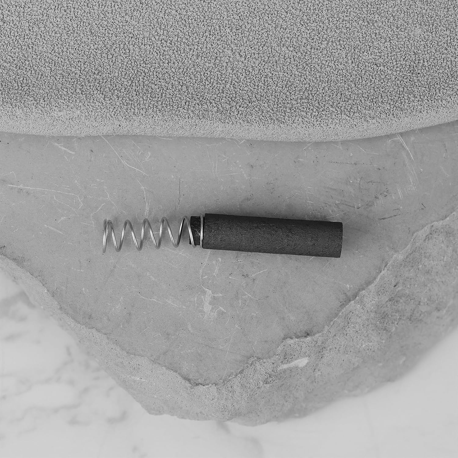 2Pcs Car Distributor Pick up Brush 262703 Compatible with Lucas 20D 22D 23D 25D DU8A Distributor Caps, 5X18Mm image number 3