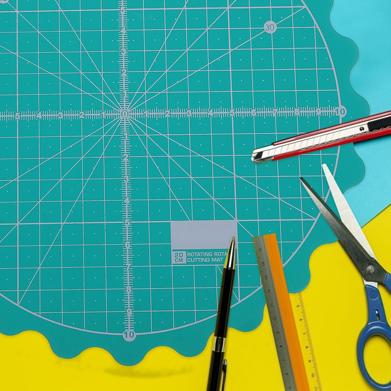 Operitacx Rotating Cutting Mat for Sewing, Crafting, Patchwork Quilts - Non-Slip round Craft Pad, Circle Board with Grid - Plastic, Green image number 4