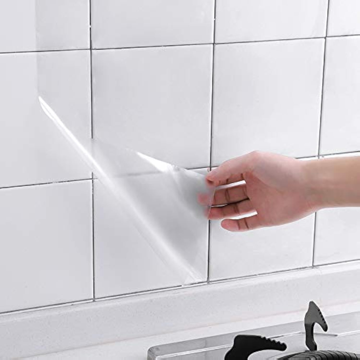 Clear Contact Paper Roll 17.7'' X 118'' Clear Glossy Self-Adhesive Film Cover Removable Protective Film Transparent Liners Drawers Shelves Kitchen Cabinets Desks Fridge Roll