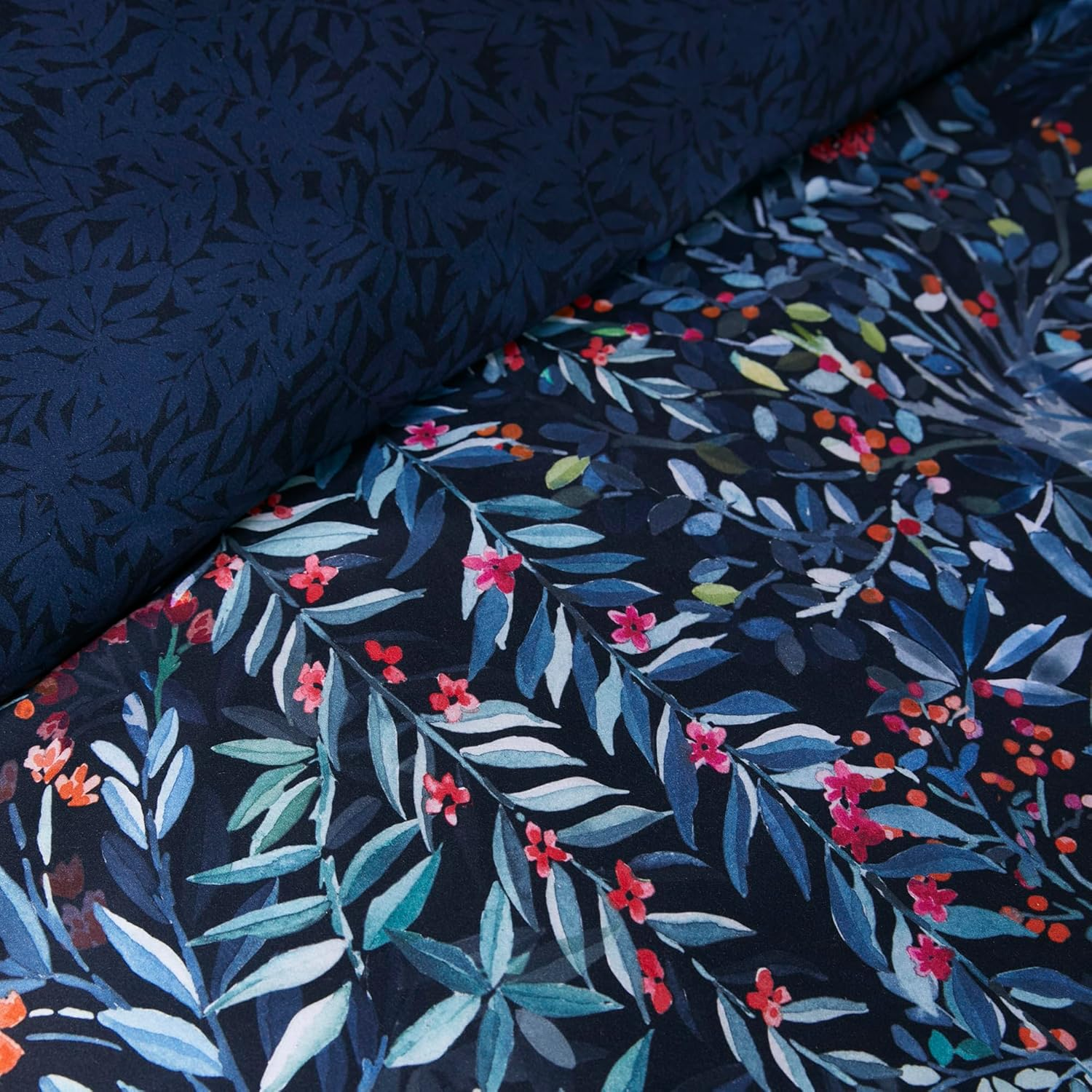 Soiree - Blue Tropical Leaf & Fern Duvet Cover - Super King Bedding Size (260 X 220Cm) - Reversible Designs - 100% Cotton - 2X Pillowcases Included - Luxury Bedding - Navy Bedding with Floral & Leaves image number 2