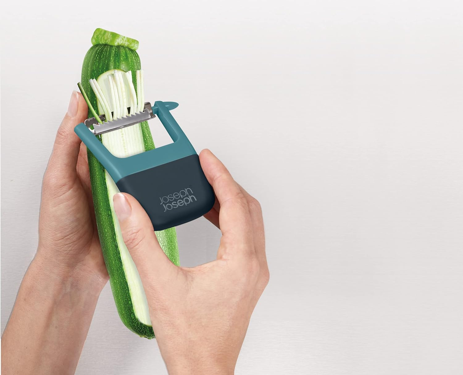 Joseph Joseph Duo Easy-Grip Julienne Peeler, Vegetable Kitchen Peeler and Potato-Eye Remover, Dark Opal image number 3