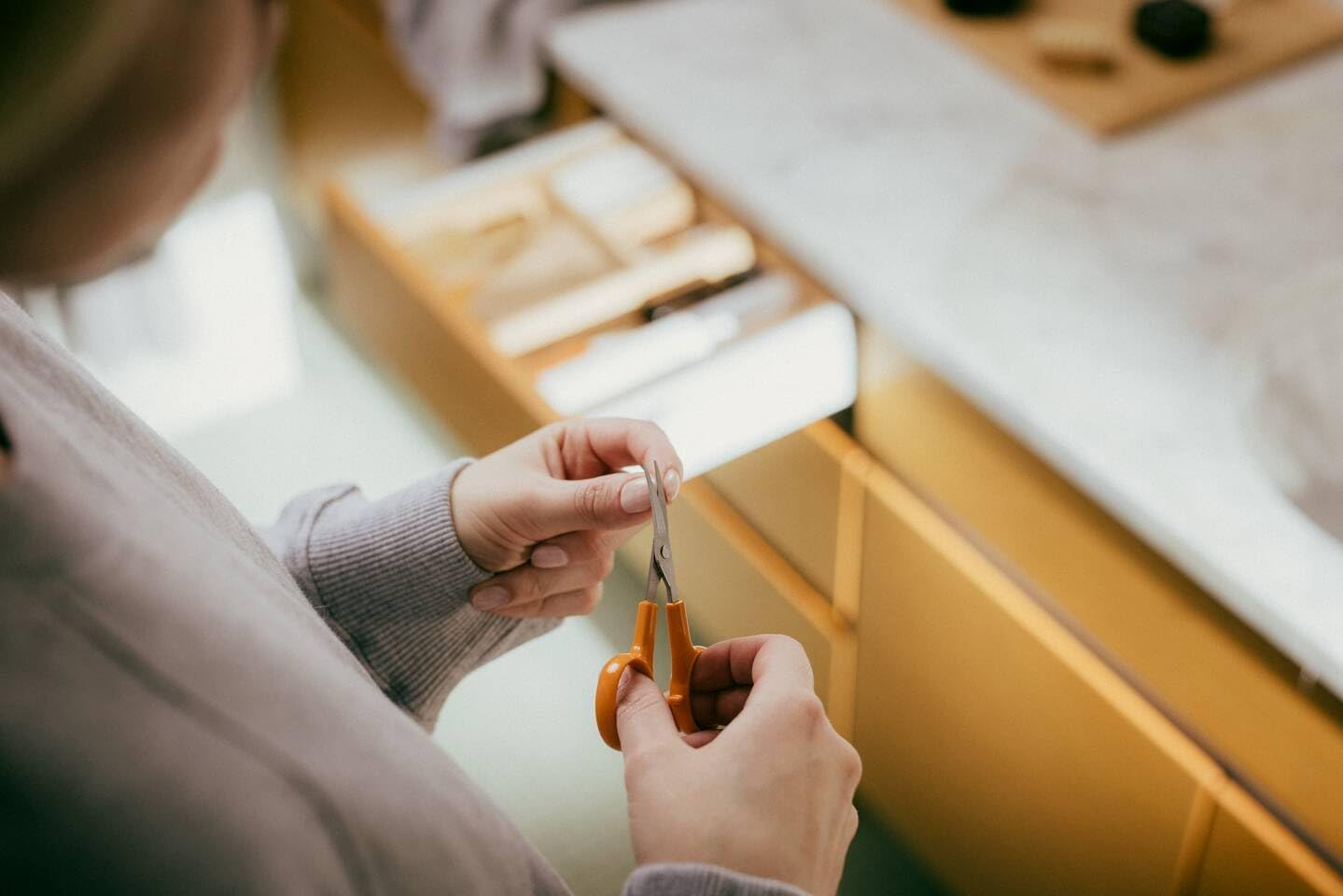 Fiskars Curved Classic 10Cm Manicure Scissors image number 2