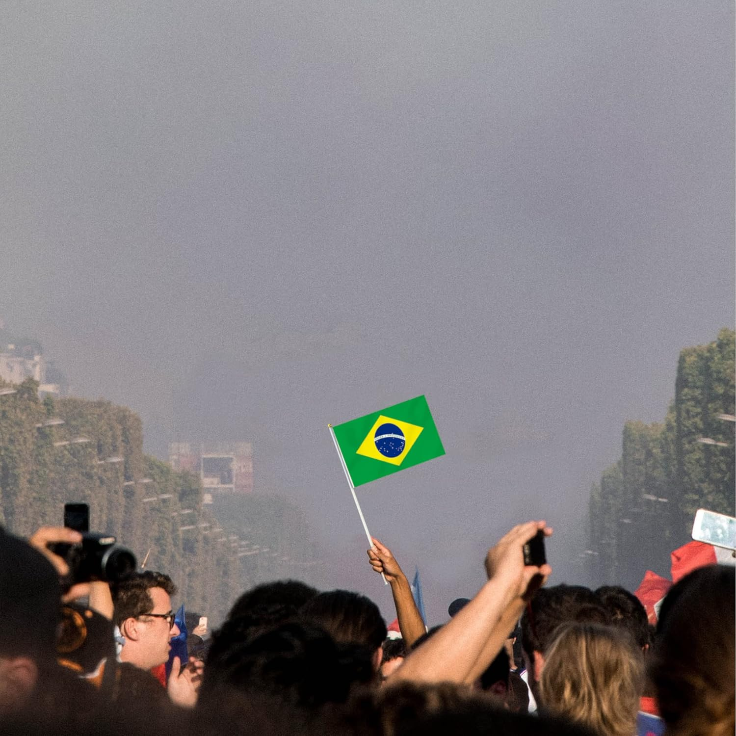 10 PCS Handheld Brazil Flag,8.5&times;5.5 Inch Hand Held Mini Brazilian Flags Banner for Indoor Outdoor Parade Waving the Tlag and Shouting image number 1