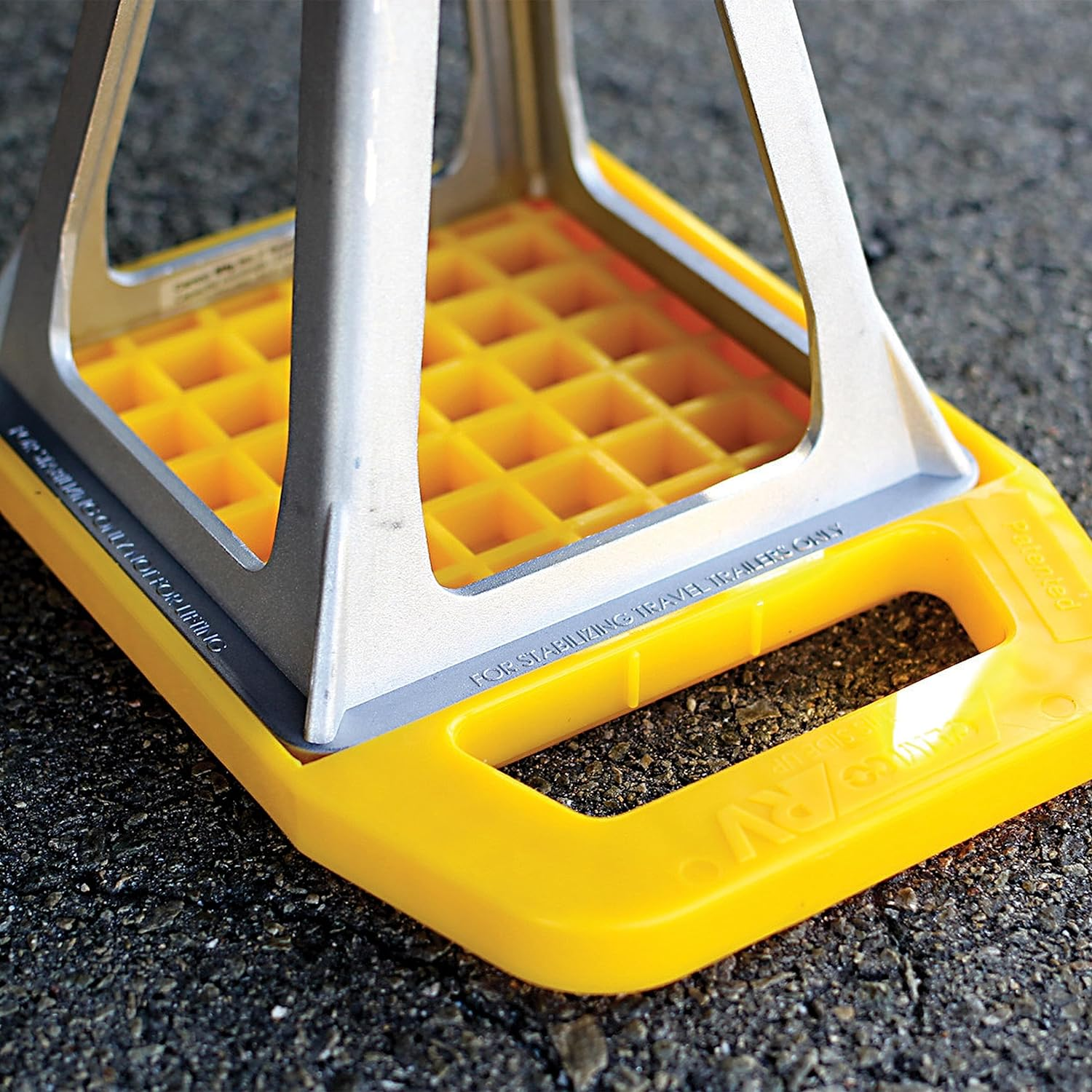 Camco Camper/Rv Stabilizing Jack Pads - Features Interlocking Design & Includes Handy Strap for RV Storage and Organization - Molded of Strong UV Stabilized Polypropylene - 4-Pack (44595) image number 4