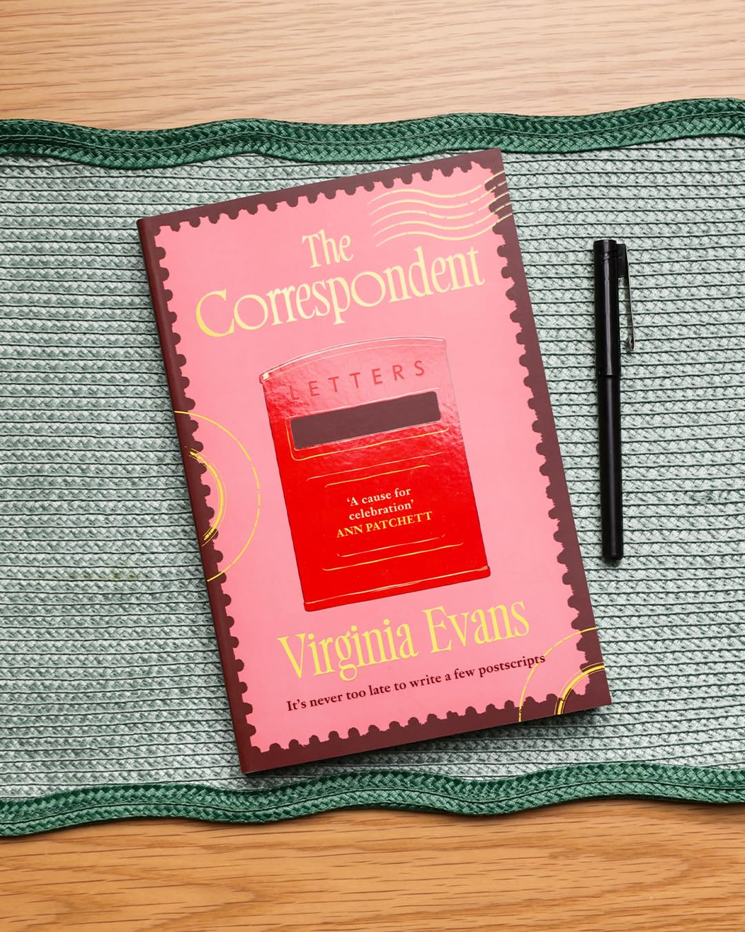 The Correspondent: Radio 2 Book Club Pick - a Witty and Uplifting Novel Told through One Woman'S Unforgettable Letters image number 2