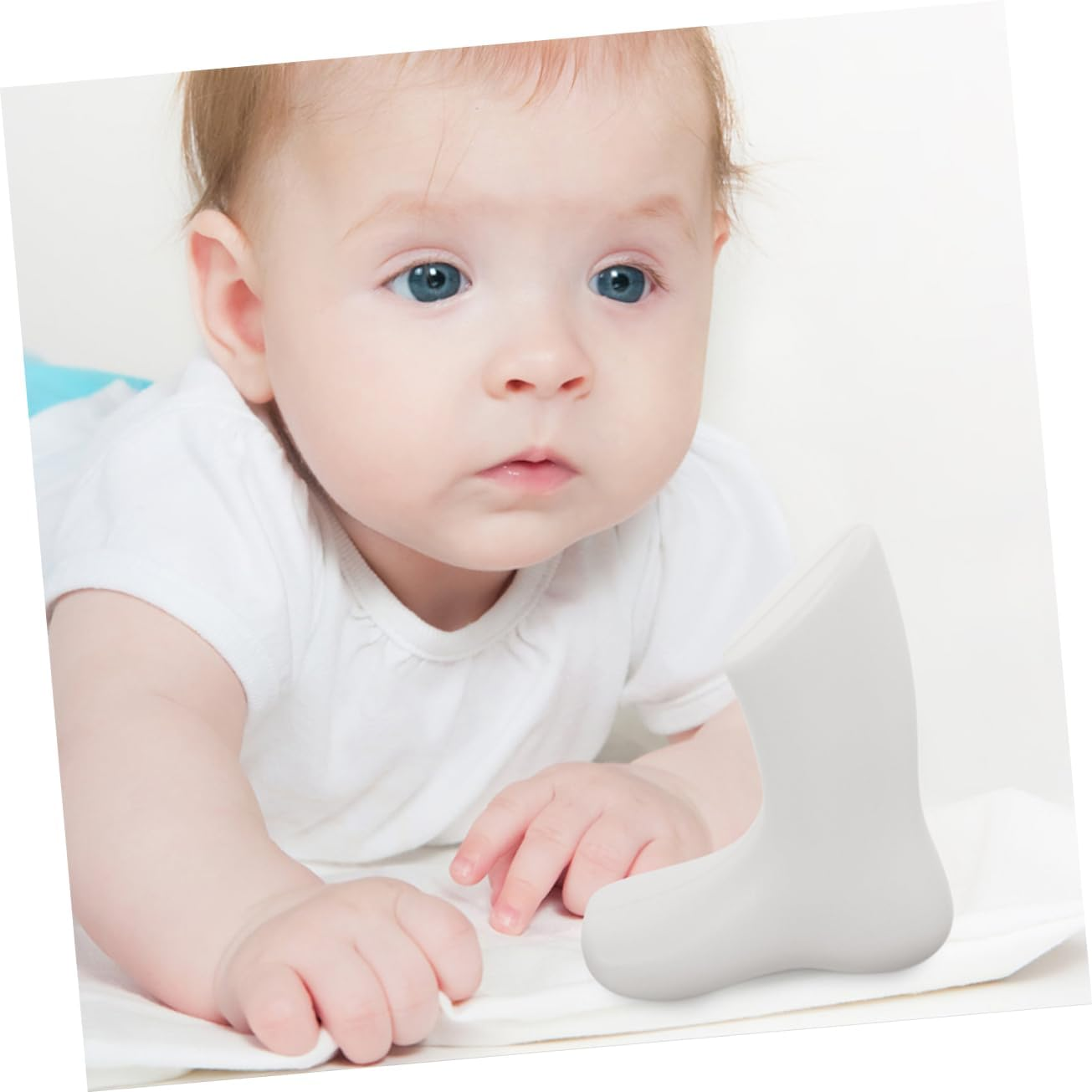 2 Pairs Baby Foot Mannequin and Toddler Foot Model White 9Cm Plastic Display for Kids Socks Retail Store image number 4