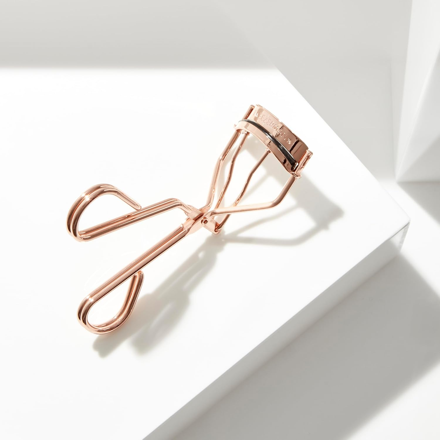 Tweezerman Pro Curl Rose Gold Eyelash Curler image number 5