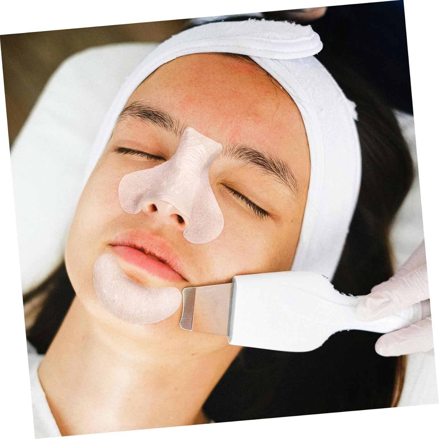 Outanaya 200 Pcs Zone Cotton Pads Nose and Chin Patches for Gentle Cleansing Multi Purpose Skin Care for Face Comfortable Fit for Easy Application image number 4