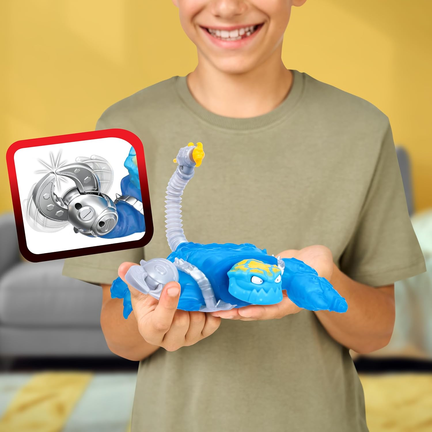 Hydro-Sting Battle Scorpion with 2 Attack Modes - Crushing Claw and Pop-Tube Stinger Tail Hydro Blast, Stretches 3 Times Its Size, Switches between Upright and Crawling Mode for Figures to Ride On image number 2