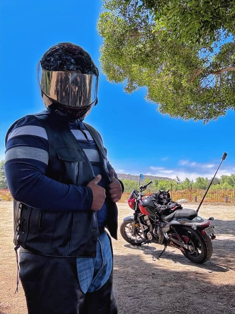 BYKR Leather Motorcycle Chaps for Men & Women Overpants Cowboy Riding Biker Vintage Chap Pants Adjustable Waist & Length image number 5