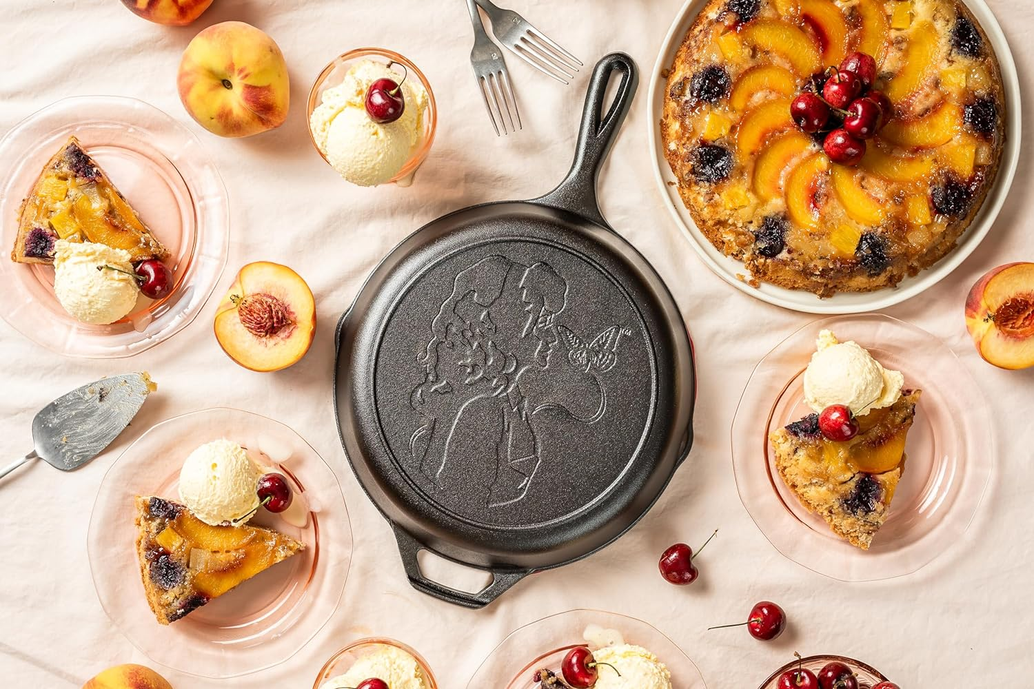 Lodge Cast Iron 10.25 Inch Skillet with Dolly Logo image number 4