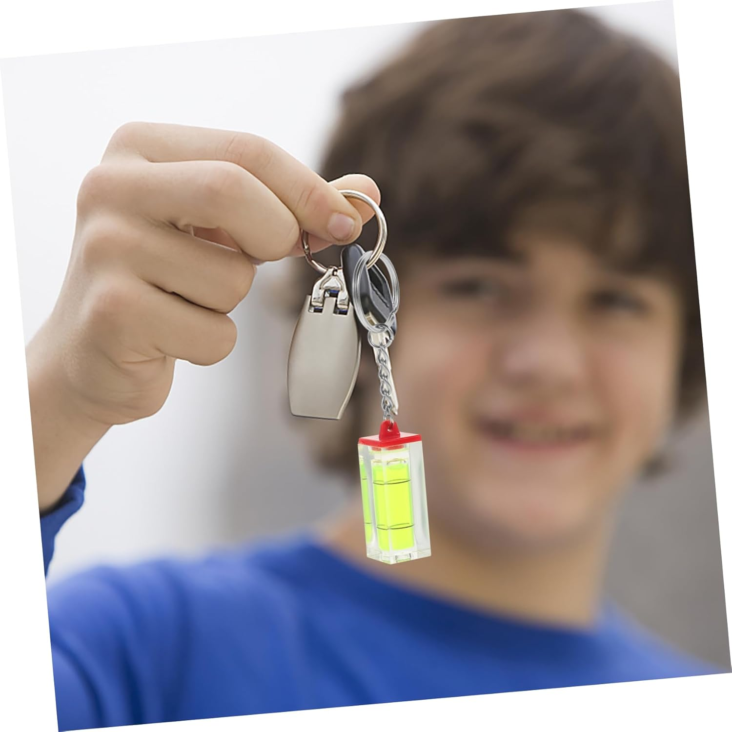 SHINEOFI Mini Bubble Level Keychain for Men Portable Pocket Spirit Level Tool with Key Ring Compact for Car Keys and Wallet Accessories Outdoor and Everyday Use Random Color image number 2
