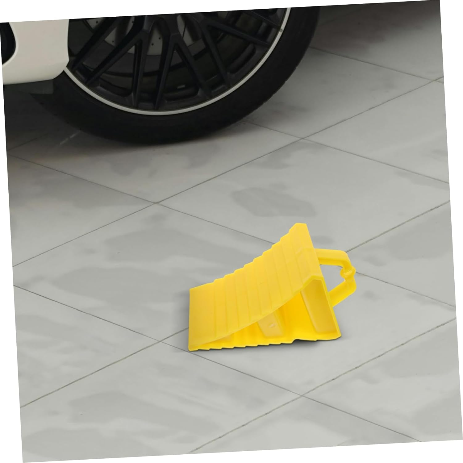 Zerodeko 2Pcs Non-Slip Plastic Wheel Chocks with Handle 20X12X11Cm Portable Car and Rv Tire Wedges Heavy Duty Garage Parking Supports for Travel Trailers and Campers image number 2