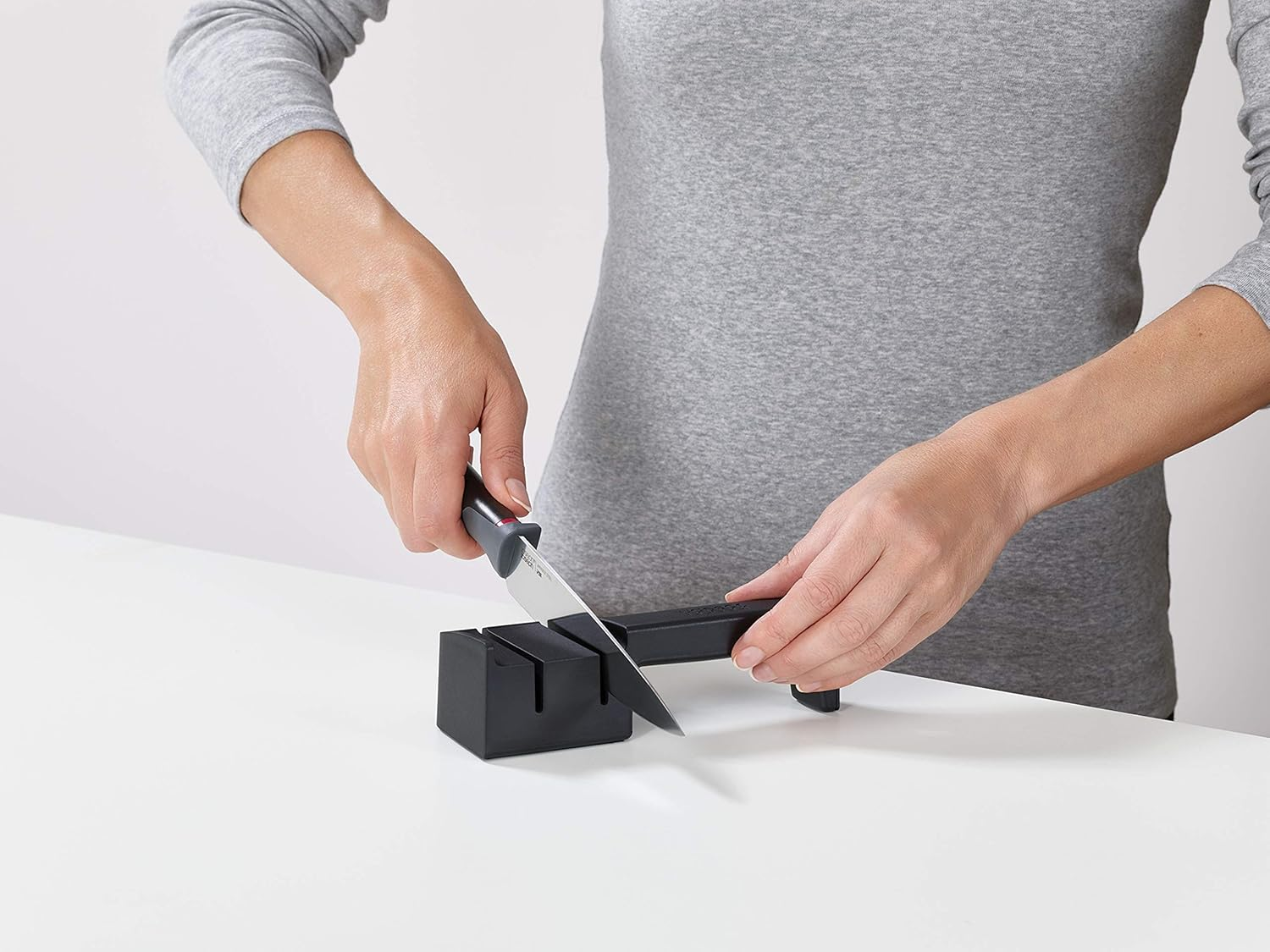 Joseph Joseph Elevate Knives Slimblock Stainless Steel 5 Piece Kitchen Knife Block Set with Ceramic Sharpener &ndash; Black image number 3