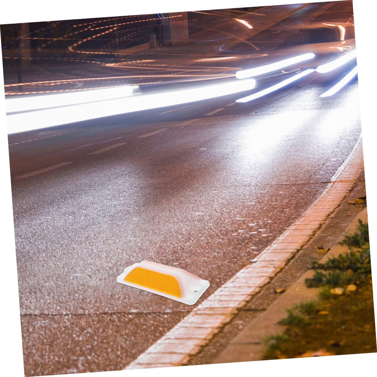 4Pcs Reflective Road Markers Driveway Delineators High Visibility Safety Pavement Guide Signs for Outdoor Traffic Control and Nighttime Visibility image number 4