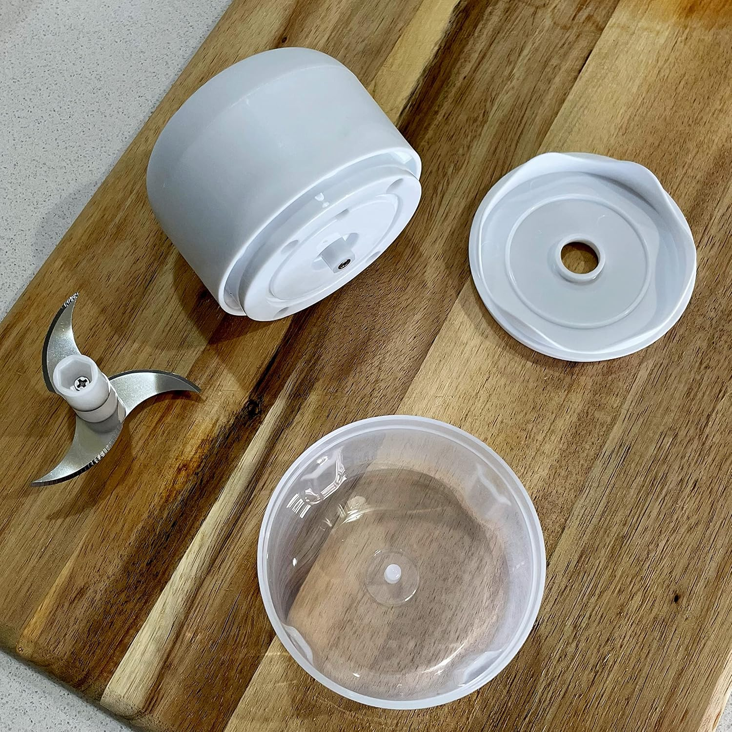 NDBOX Mini Electric Garlic Chopper 250Ml - Portable USB Rechargeable and Lightweight Spice Blender for Onion, Tomato, Ginger, Beans - Three Blades Handy Food Processor Mincer (White) image number 3