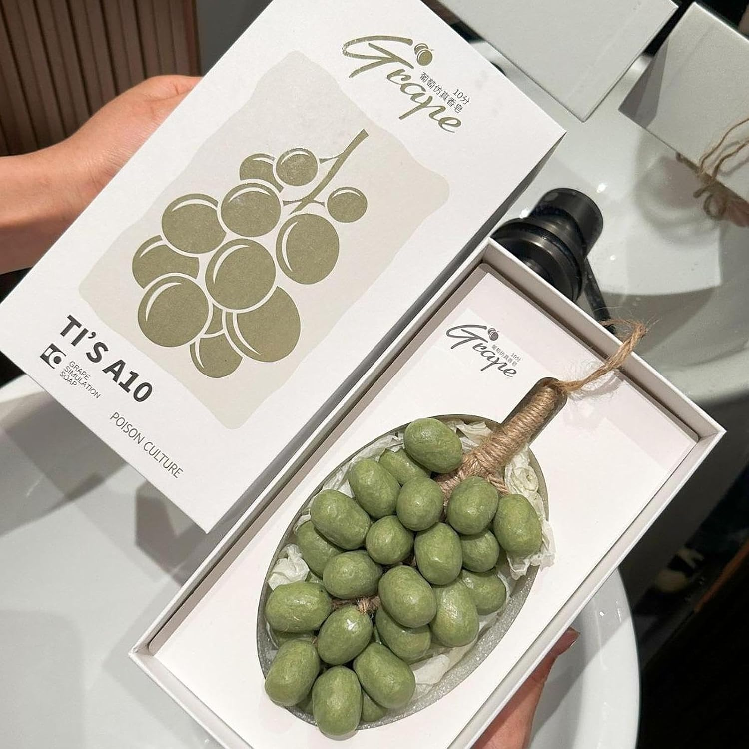 OIIBWQ Grape Soap Perfume for Creative Gift and Decoration, Handmade for Body Wash, Green