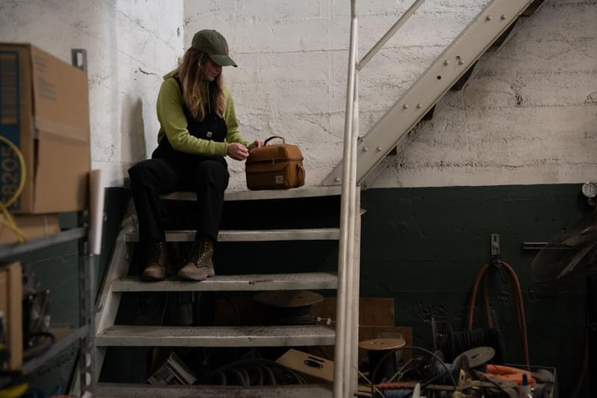 Carhartt Insulated 12 Can Two Compartment Lunch Cooler Tarmac OS - Large Lunchbox (Carhartt Brown) image number 3