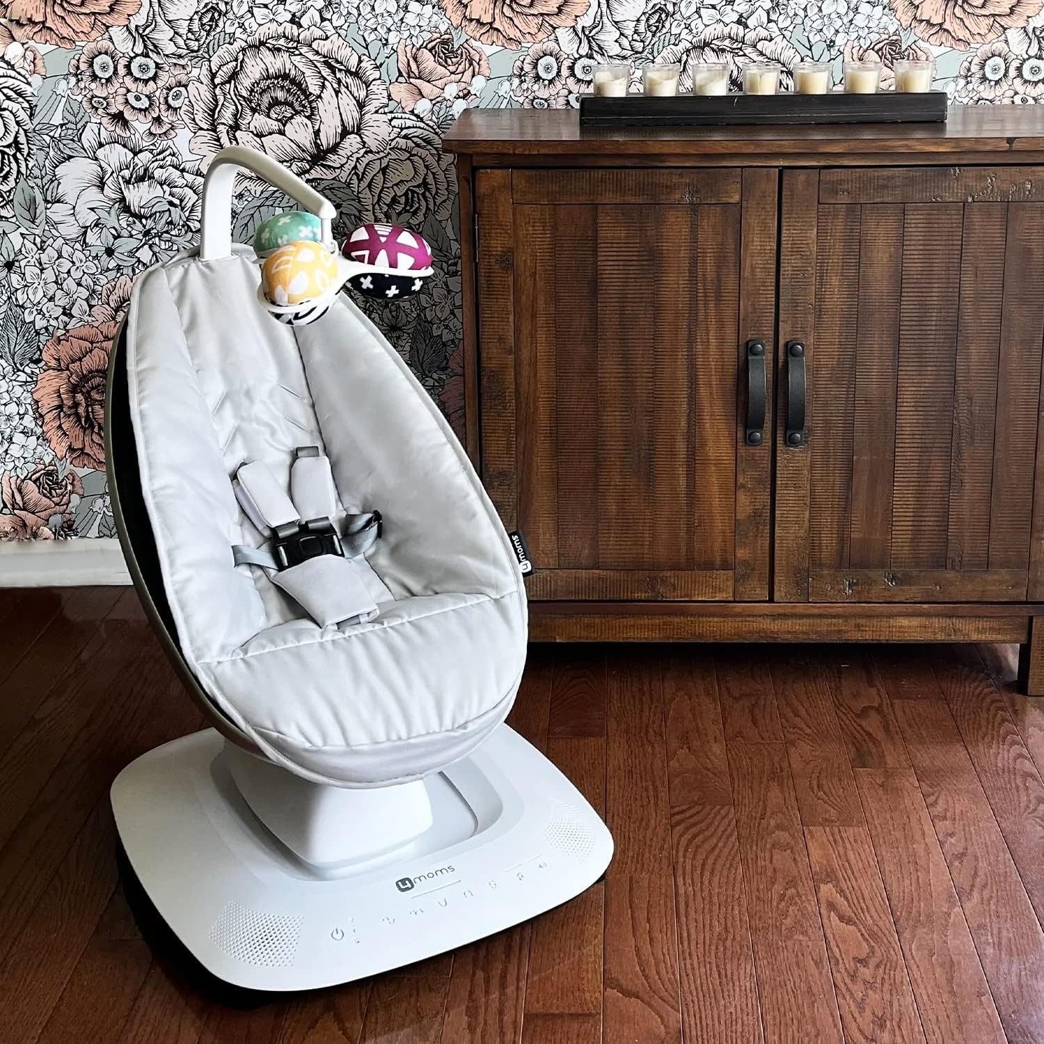 4Moms Mamaroo Multi-Motion Baby Swing, Grey Classic, 6.8 Kilograms (4-M5-GRY) image number 2