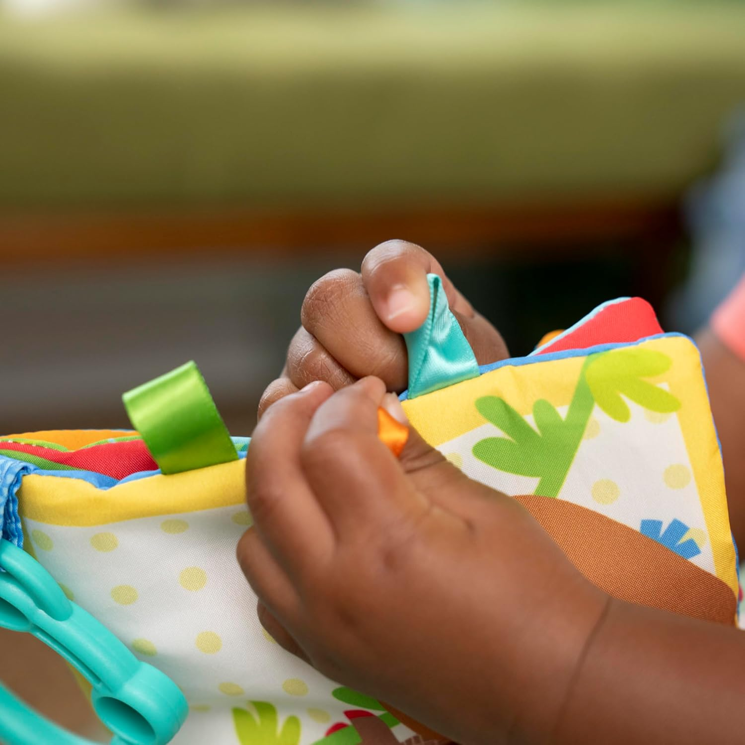 Bright Starts Safari Buddies Soft Book, Crinkle Plush Pages with Lion, Monkey, Elephant & More, Baby'S First Book, Unisex, Ages 0+ image number 2