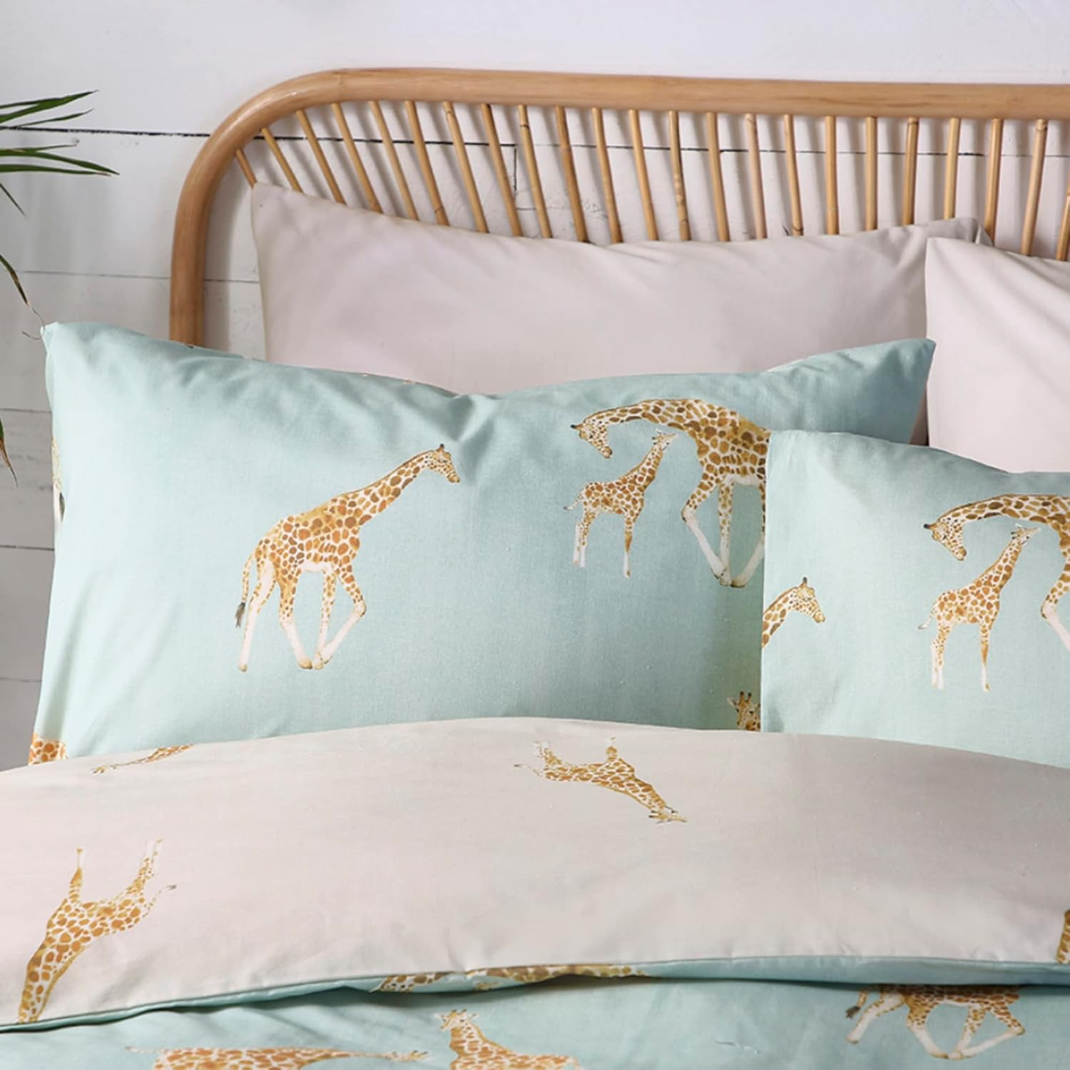 Fusion - Milo Giraffe - Reversible Duvet Cover Set - Single Bed Size in Duck Egg