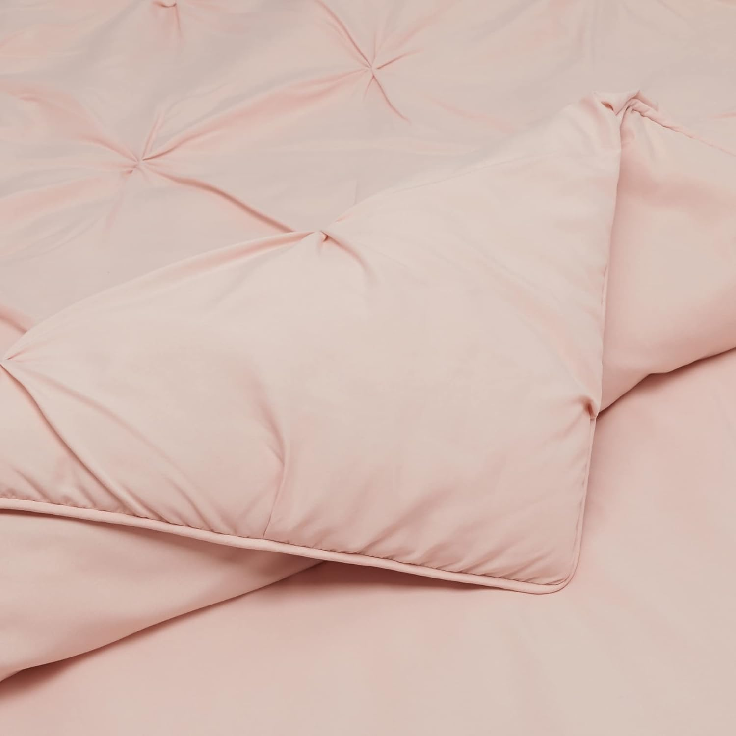 Amazon Basics Pinch Pleat All-Season Down-Alternative Comforter Bedding Set - Full / Queen, Blush image number 3