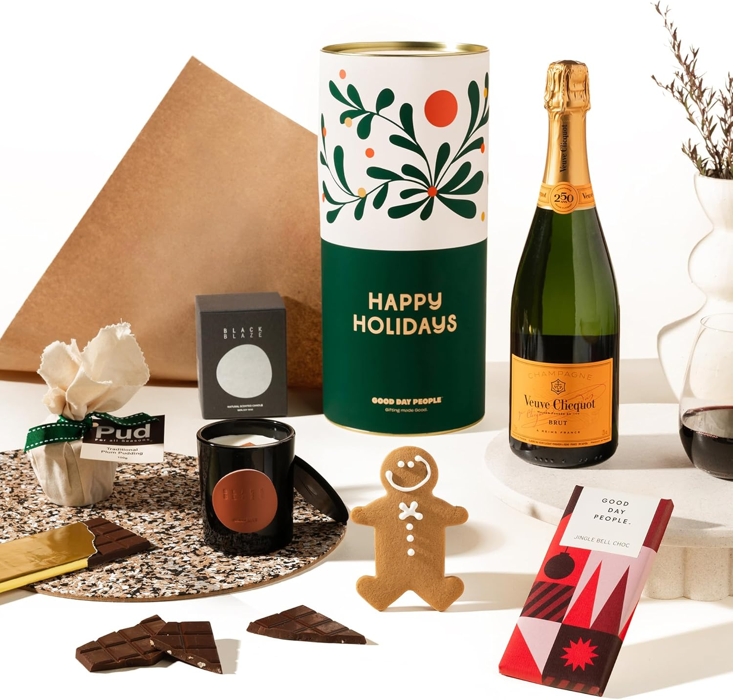 Luxury Candle & Veuve Champagne Christmas Hamper | Starry Stanley Gift Hamper by Good Day People | Premium Holiday Hamper with Bahen & Co. Chocolate, Black Blaze Candle, Christmas Pudding & Gingerbread &ndash; Gift Box for Christmas Celebrations & Holiday Occasions image number 3