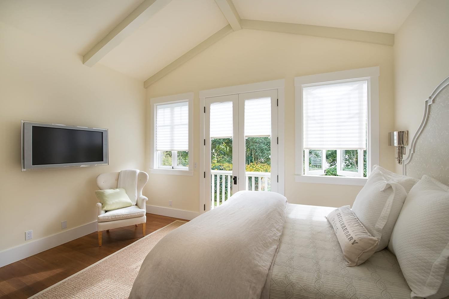 Redi Shade 1616204 Original Light Filtering Pleated Paper White, 36&rdquo; X 72&rdquo;, 6-Pack image number 4