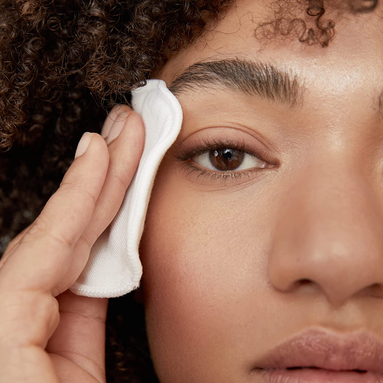 NIVEA Extra Gentle Sensitive Eye Make-Up Remover 125Ml image number 2