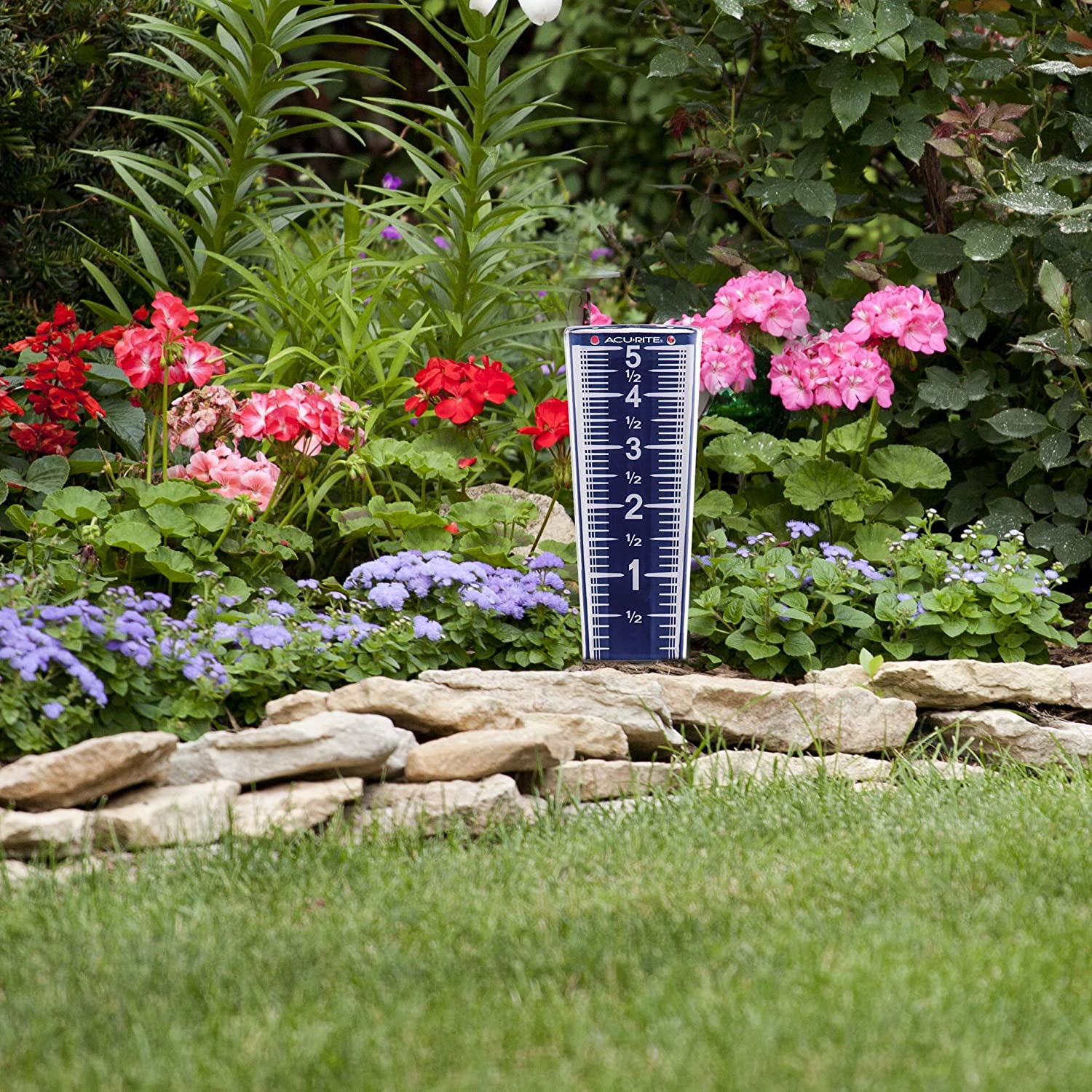 Acurite 5" Capacity Easy-To-Read Magnifying Acrylic, Blue (00850A3) Rain Gauge image number 4