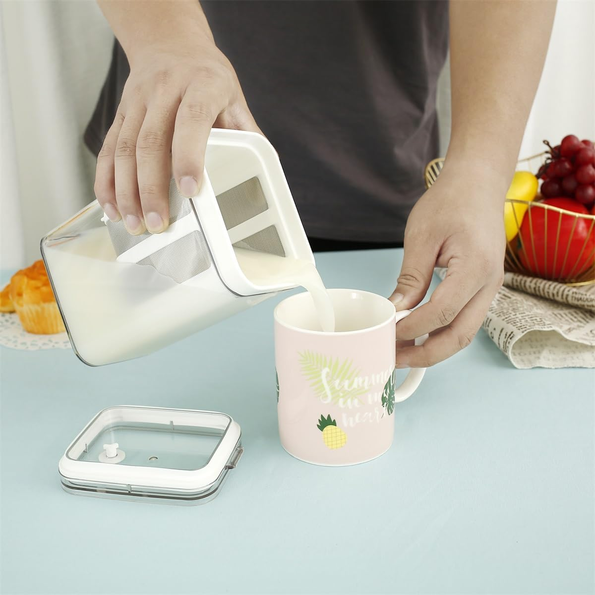 Yogurt Filter,Greek Yogurt Strainer,Fine Mesh Yogurt Filter with Clear Lid,1.1L Cheese Strainer,Cheese Yogurt Whey Separator for Making Thick Greek Yogurt,Household Kitchen Tools (A) image number 2