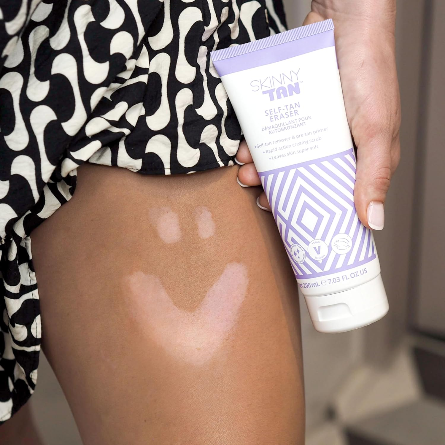 Skinny Tan Miracle Tan Eraser 200Ml &ndash; Fast Acting Self Tan Remover image number 1