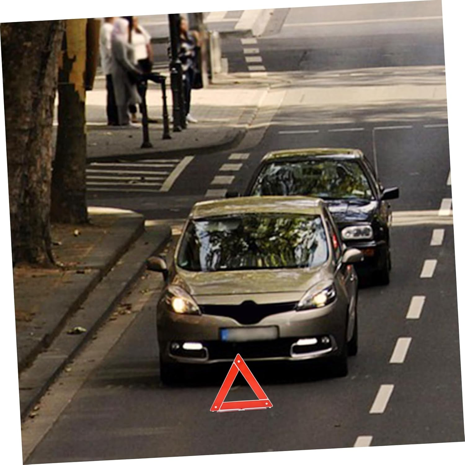 Foldable Emergency Triangle Warning Sign for Car and Truck Plastic Metal Roadside Safety Kit Portable Reflective Road Traffic Alert for Vehicle Breakdown image number 4