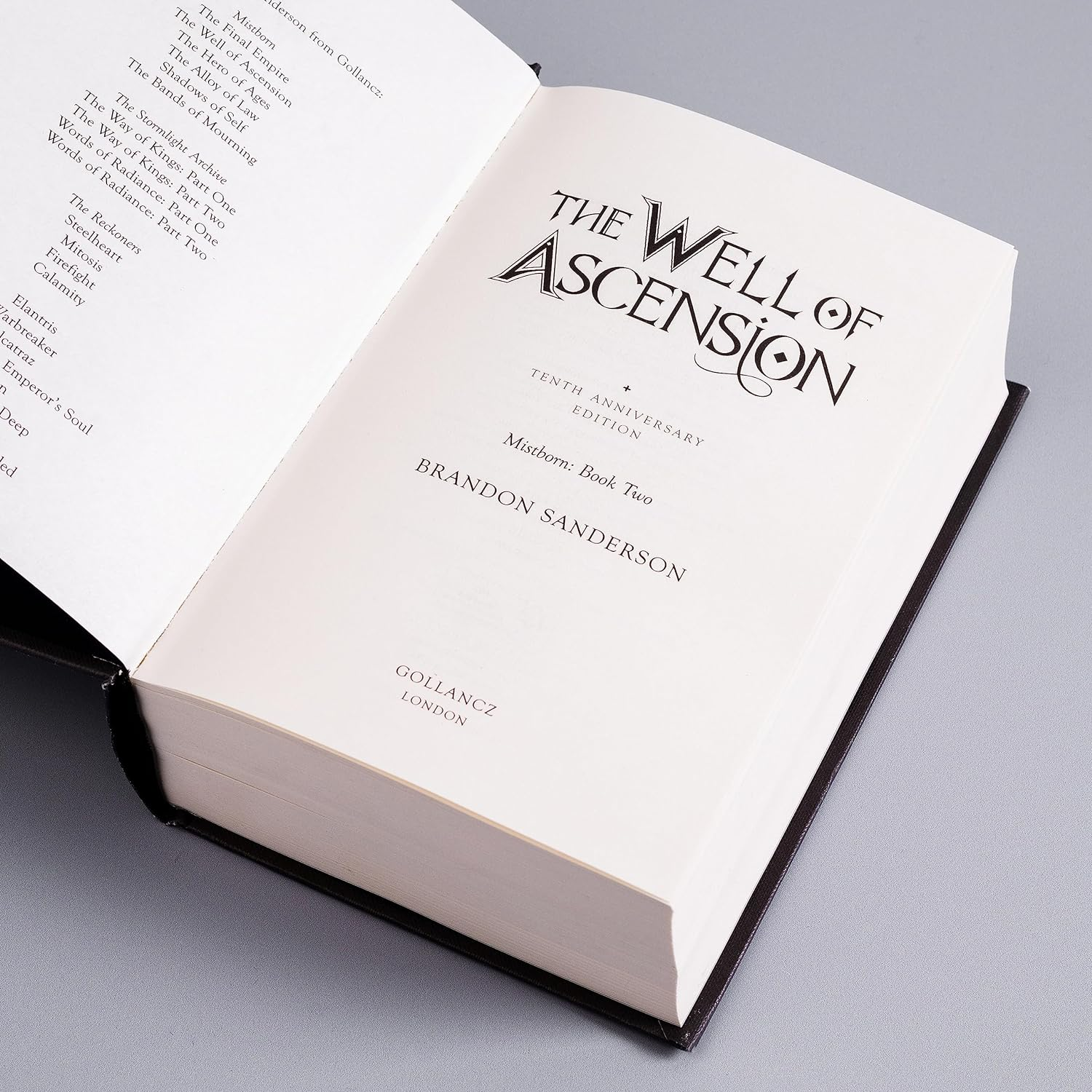 The Well of Ascension: Mistborn Book Two image number 5
