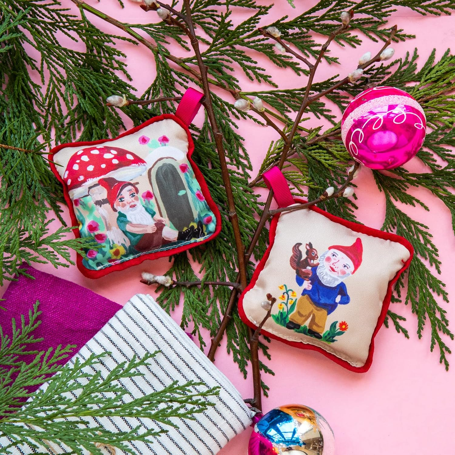 Vintage & Co Beauty X Nathalie Lete Christmas-Lavender Drawer Scenter - Aromatic Fragrance for Fresh and Scented Drawers Natural Lavender Sachets, Closet Organizer image number 2