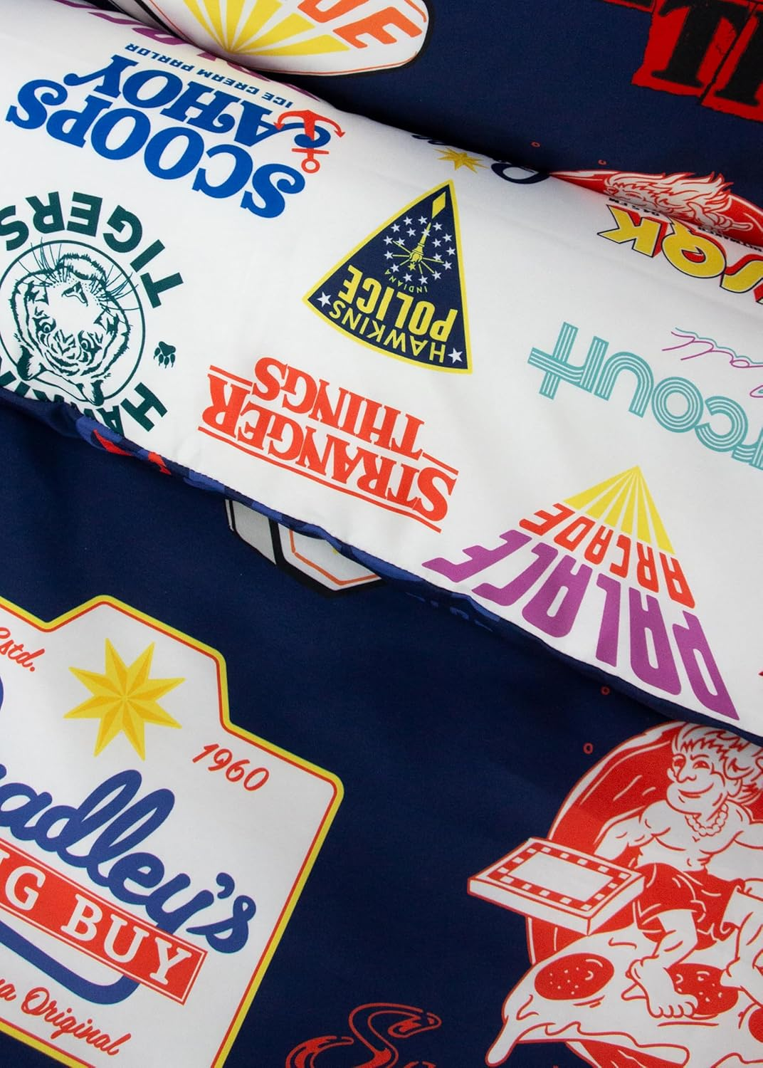 Stranger Things Official Single Duvet Cover | Gorgon Design, Reversible Easy Care Bedding 2 Sided Duvet Quilt Set with Matching Pillow Case, Multicolour Print with Hellfire Club, Hawkins Logos