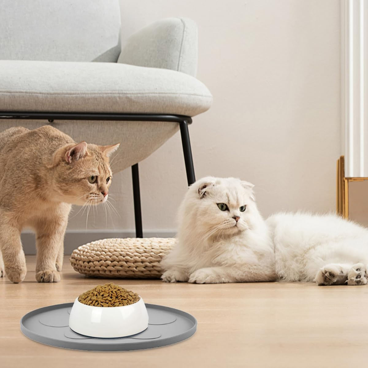 Pack of 2 Dog Bowl Mat, 27.5 Cm Mat, Cat Bowl, Non-Slip Silicone Mat, Dog Bowl, round Bowl Mat, Cat Feeding Mat, Silicone Bowl Mat for Medium and Small Pets