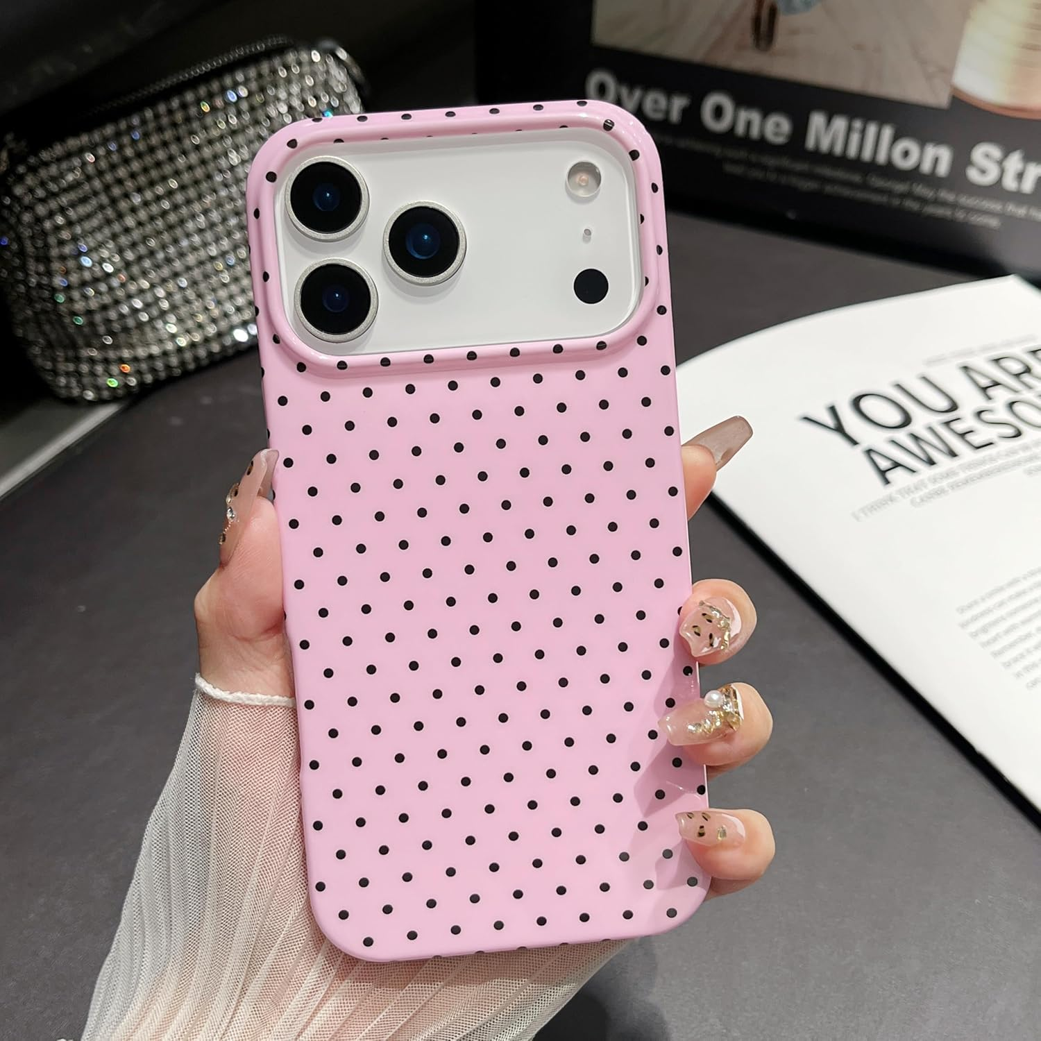 Rorupopo for Iphone 17 Pro Case Women Girly Aesthetic Trendy Polka Dot Phone Cases Simple Design Retro Slim Drop Protection Protective Cover for Iphone 17 Pro，Pink