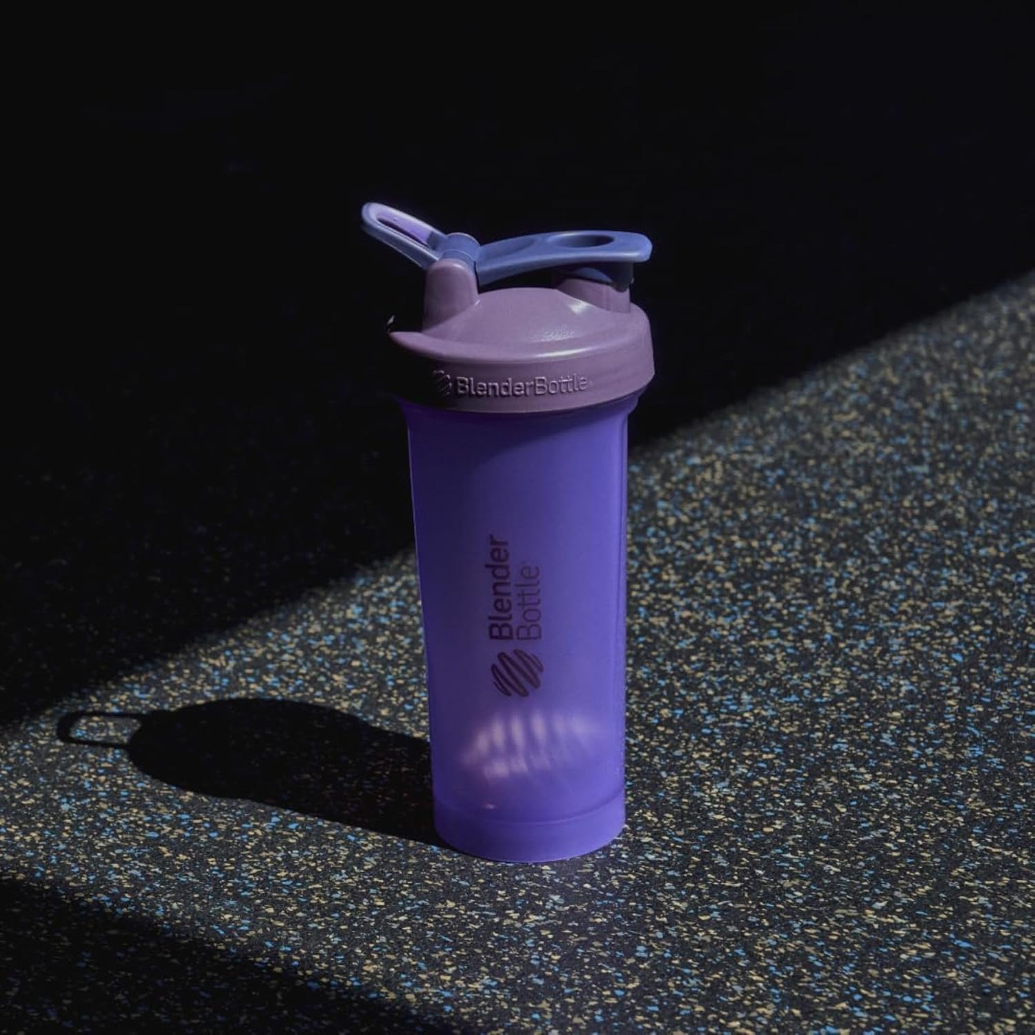 Blenderbottle Classic V2 Shaker Bottle Perfect for Protein Shakes and Pre Workout, 20Oz, Full Color Purple image number 4