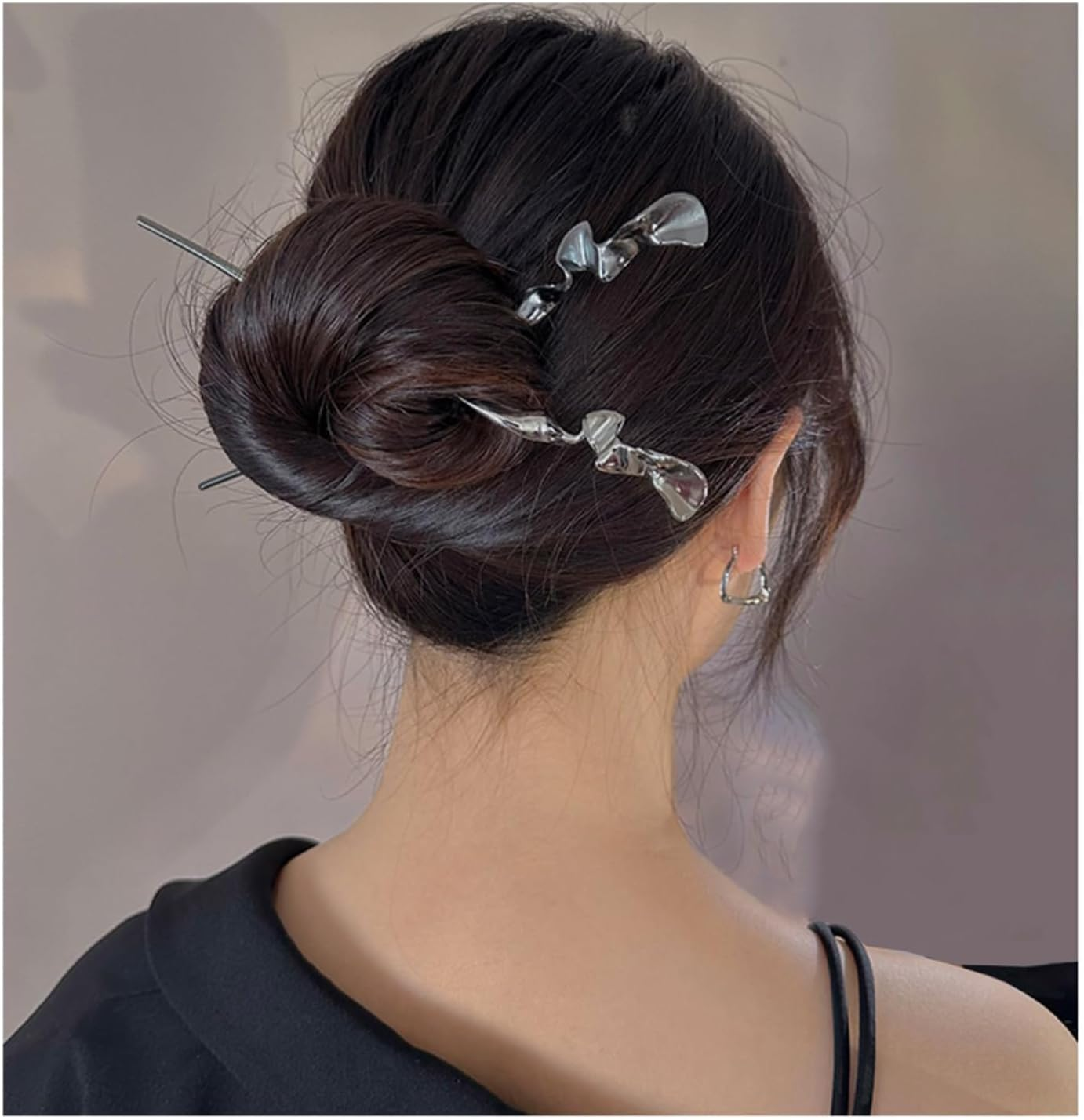 Kuskins 2 Pcs Vintage Hair Sticks for Women, Alloy Chinese Hairpin Set, Minimalist Curved Bun Sticks with Non Slip Grip, Bridal Hanfu Hair Jewelry & Everyday Updo Tools (Black+Silver) image number 5