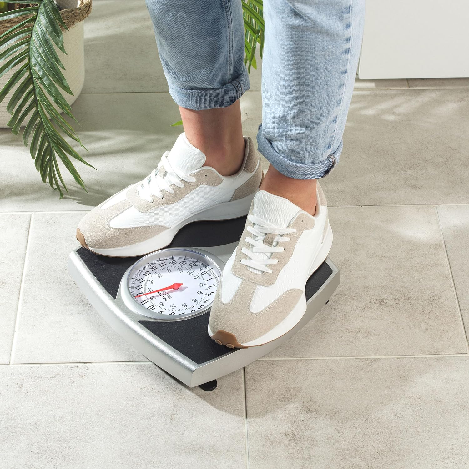 Salter Mechanical Bathroom Scales - Analogue Personal Scale, 136 Kg Max Capacity, Easy to Read Large Display, Non-Slip Platform, Battery-Free, Accurate and Precise Weighing - Kg/St/Lbs image number 6