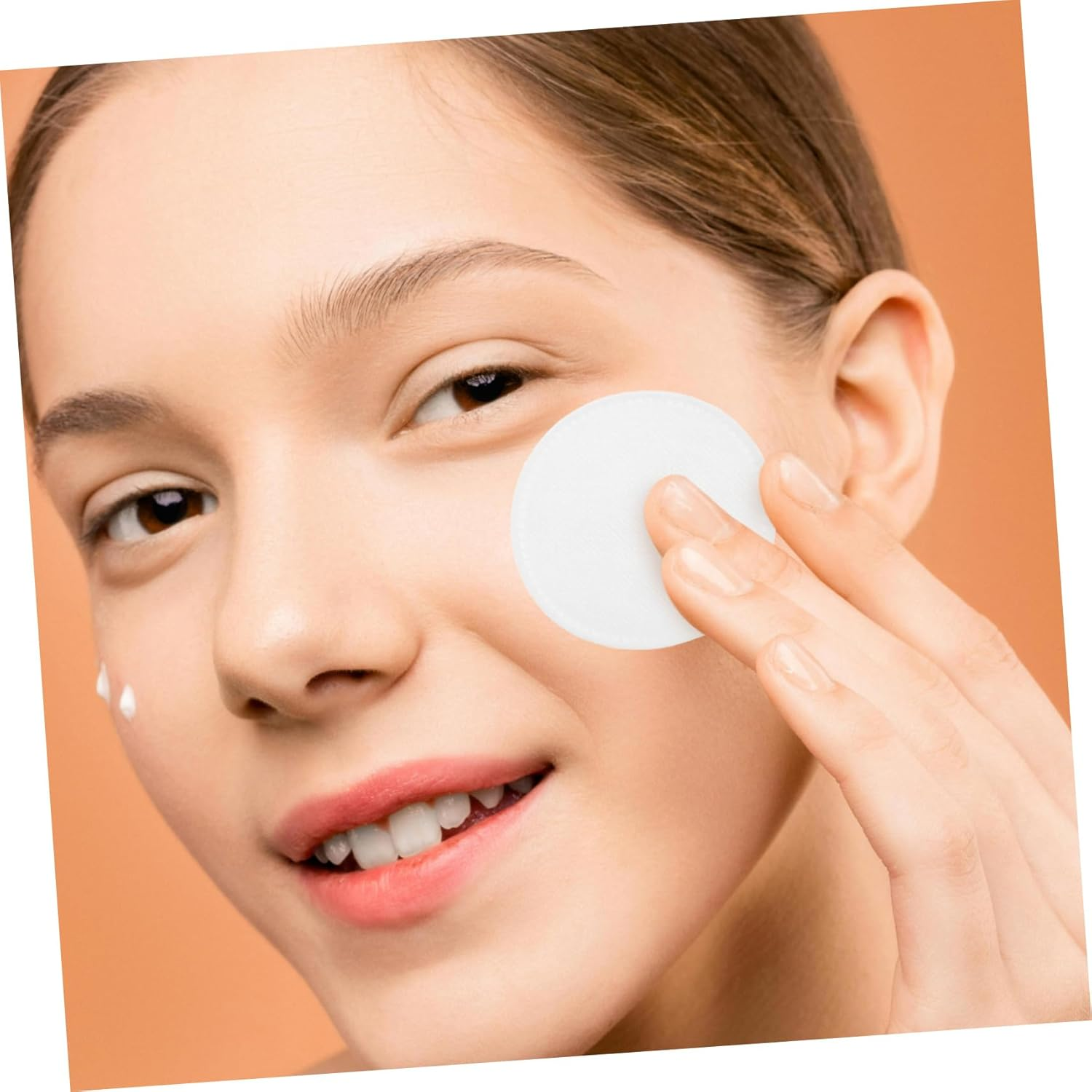 100Pcs Cotton Pads Exfoliating Facial Cleansing Pads for Makeup Remover White Stitched Cotton Rounds for Face Lip and Eye Cleaning