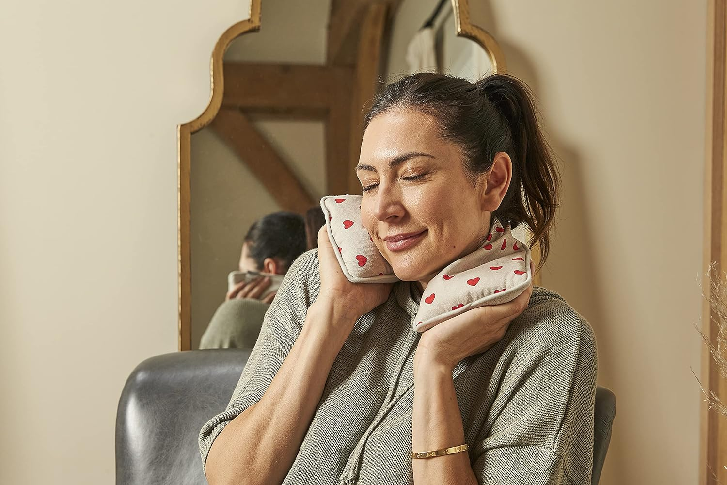 Warmies Hot-Pak Love Hearts Microwavable Weighted Headpack with French Lavender Scent. Hot or Cold Wheat Bag for Cool Relaxation and Warm Relief image number 4