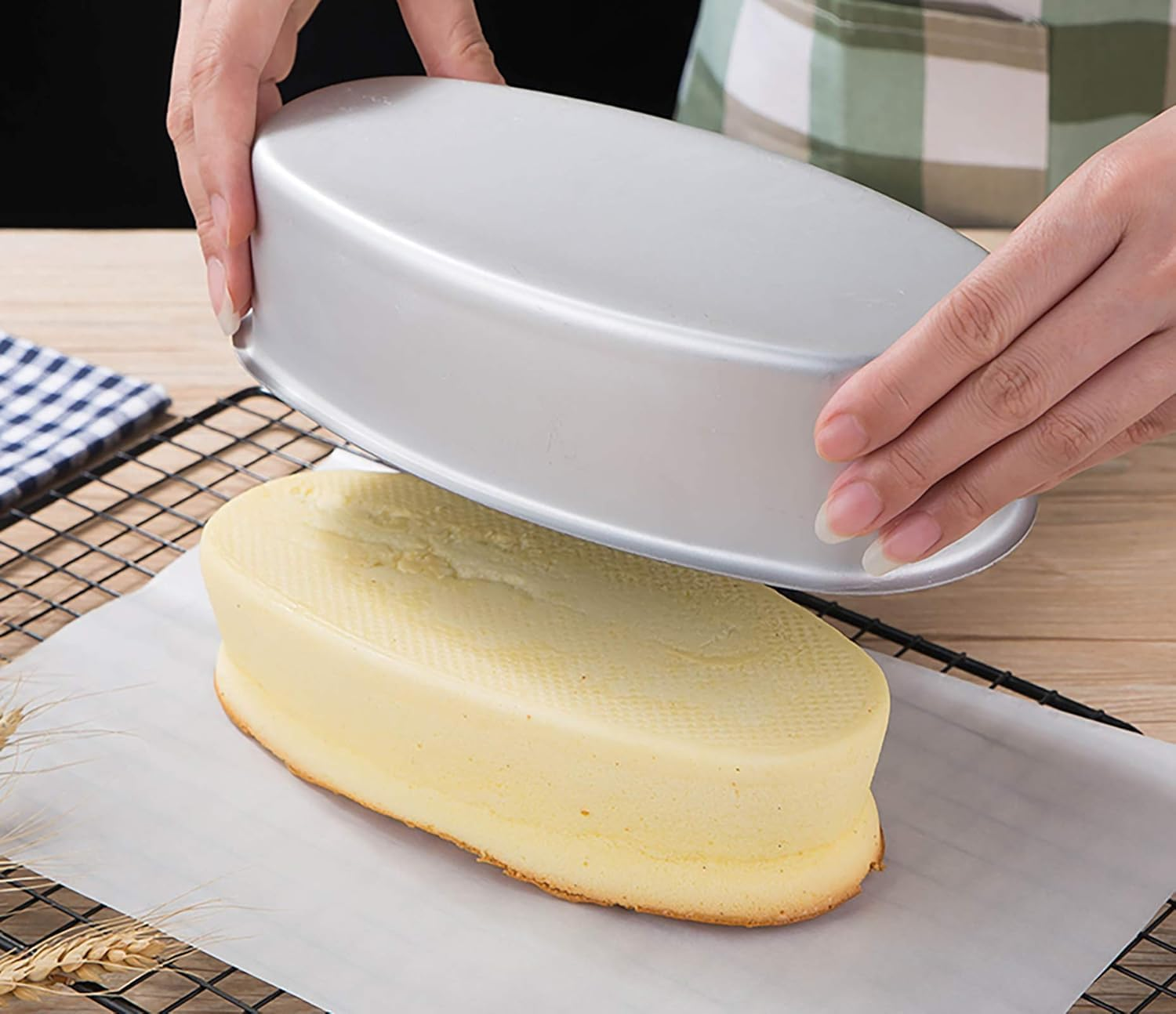 RROAD 2 Packs Oval Cheesecake Pan, 8 Inch Non-Stick Cake Pan Aluminum Cake Mold Bread Loaf Pan Mold Meatloaf Breads Mold for Oven Baking,Mold for Oven, Pot Baking in Home, Kitchen & Bakery image number 4