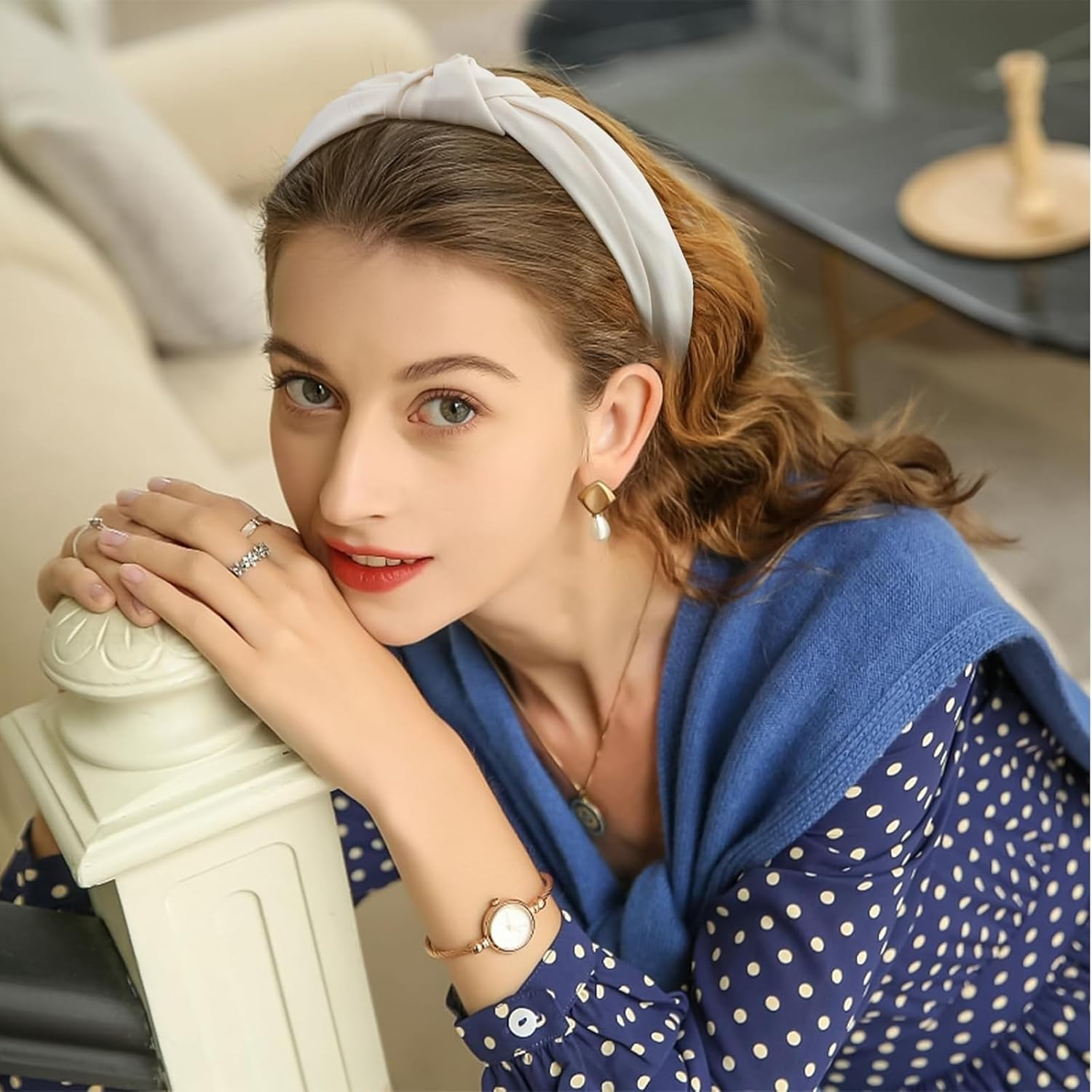 TELAIN Pack of 4 Hair Bands for Women, Top Knot Headbands for Girls, Hair Bands for Women, Plain Turban Wide Hair Bands in Black, White, Beige image number 4