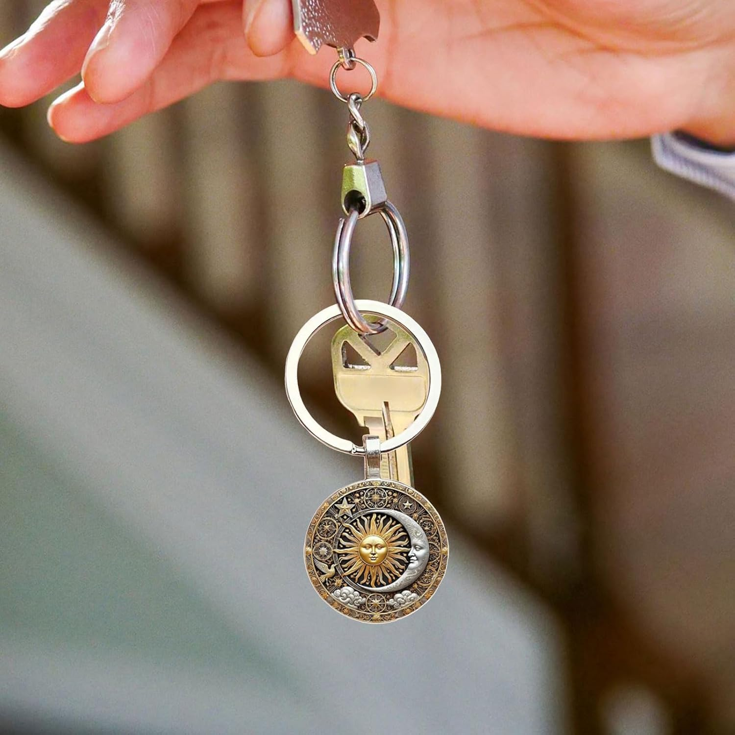 [Tizuqe] Lightweight Portable Keychain Featuring Star Moon Sun God Vintage Pendant, Easy to Carry Purse Hanging Decoration image number 1